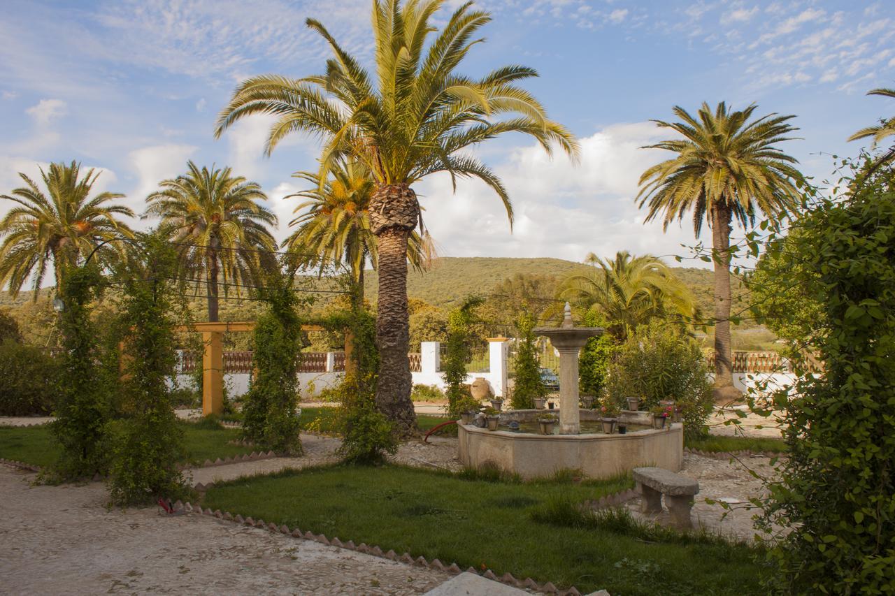 Hotel La Giralda Burguillos Del Cerro Buitenkant foto