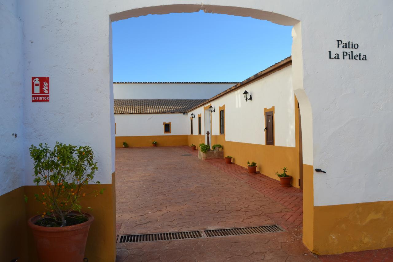 Hotel La Giralda Burguillos Del Cerro Buitenkant foto
