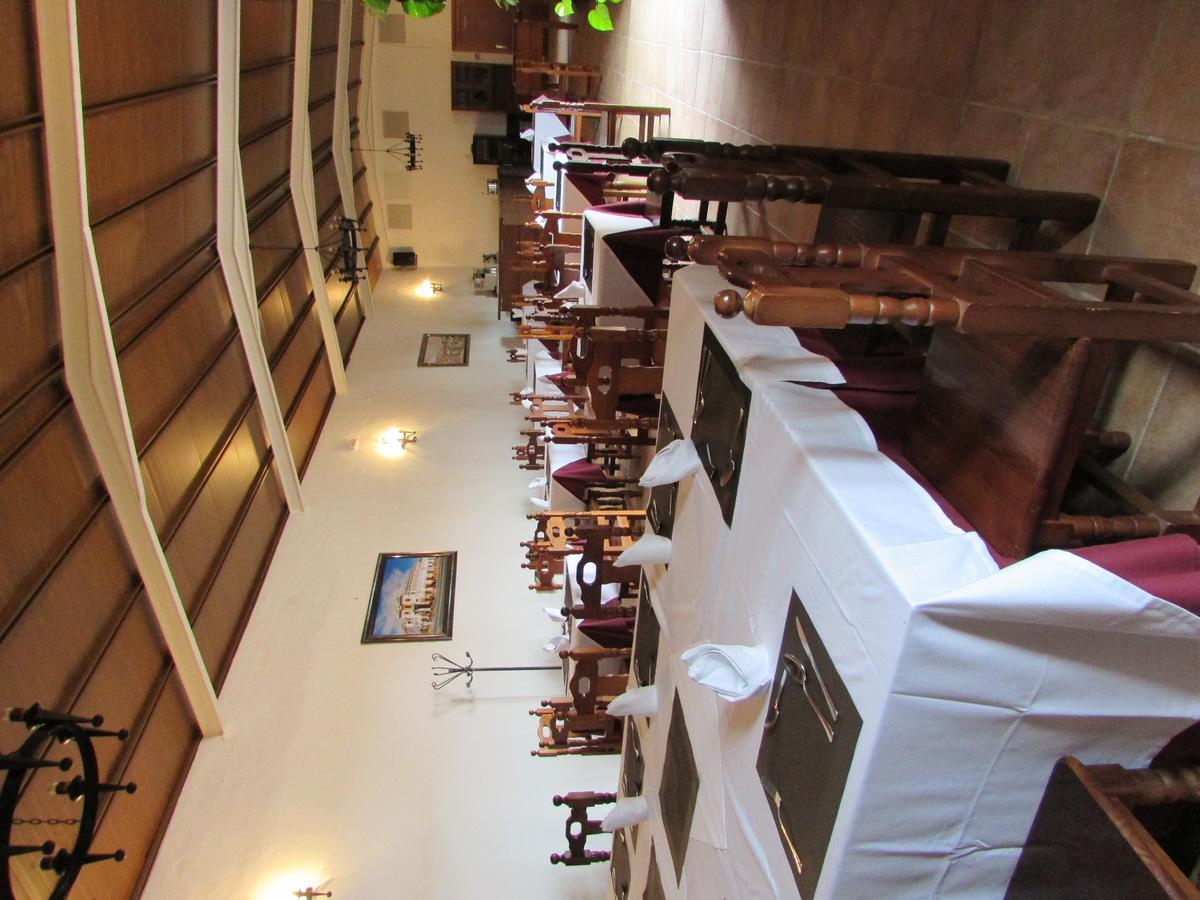 Hotel La Giralda Burguillos Del Cerro Buitenkant foto