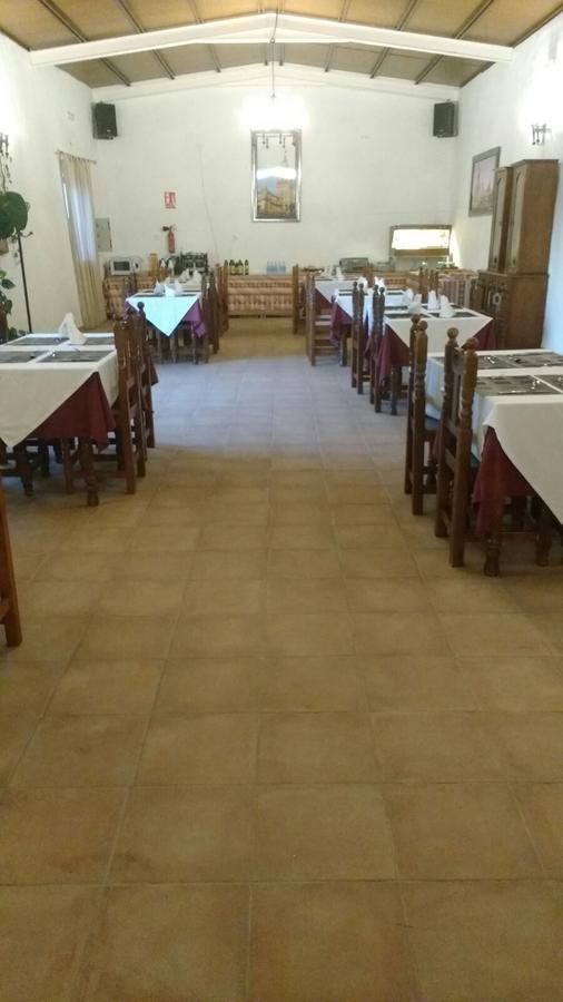 Hotel La Giralda Burguillos Del Cerro Buitenkant foto
