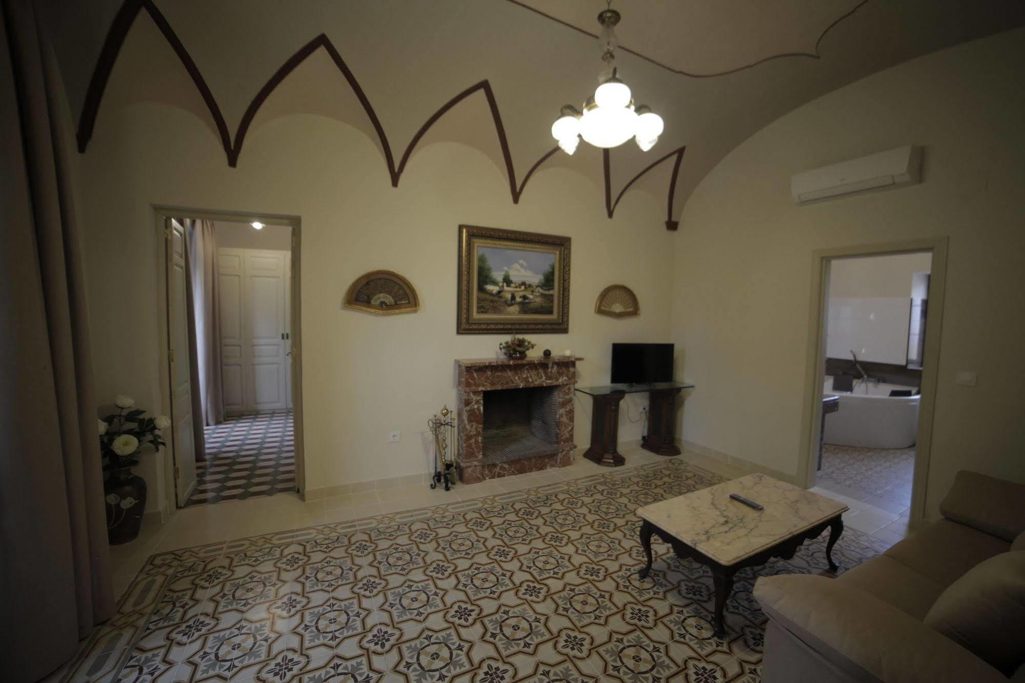 Hotel La Giralda Burguillos Del Cerro Buitenkant foto