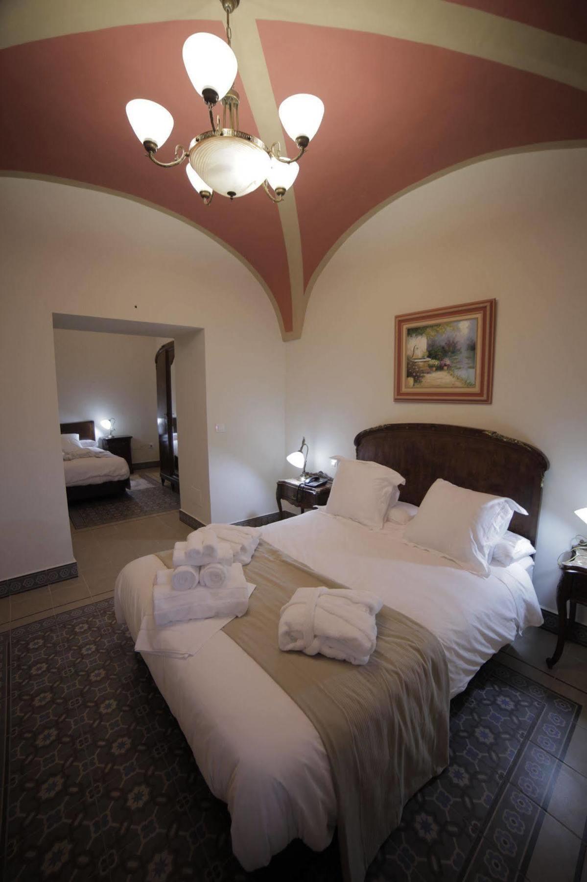 Hotel La Giralda Burguillos Del Cerro Buitenkant foto