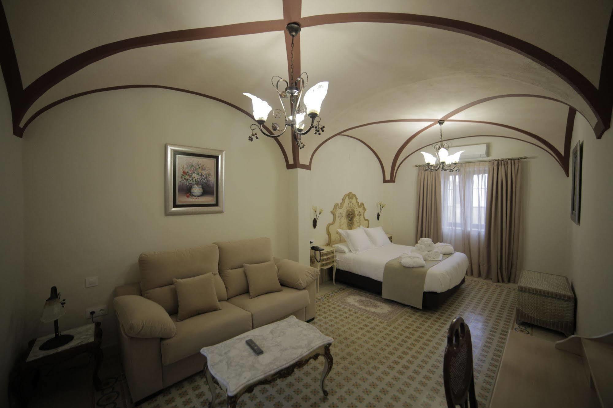 Hotel La Giralda Burguillos Del Cerro Buitenkant foto