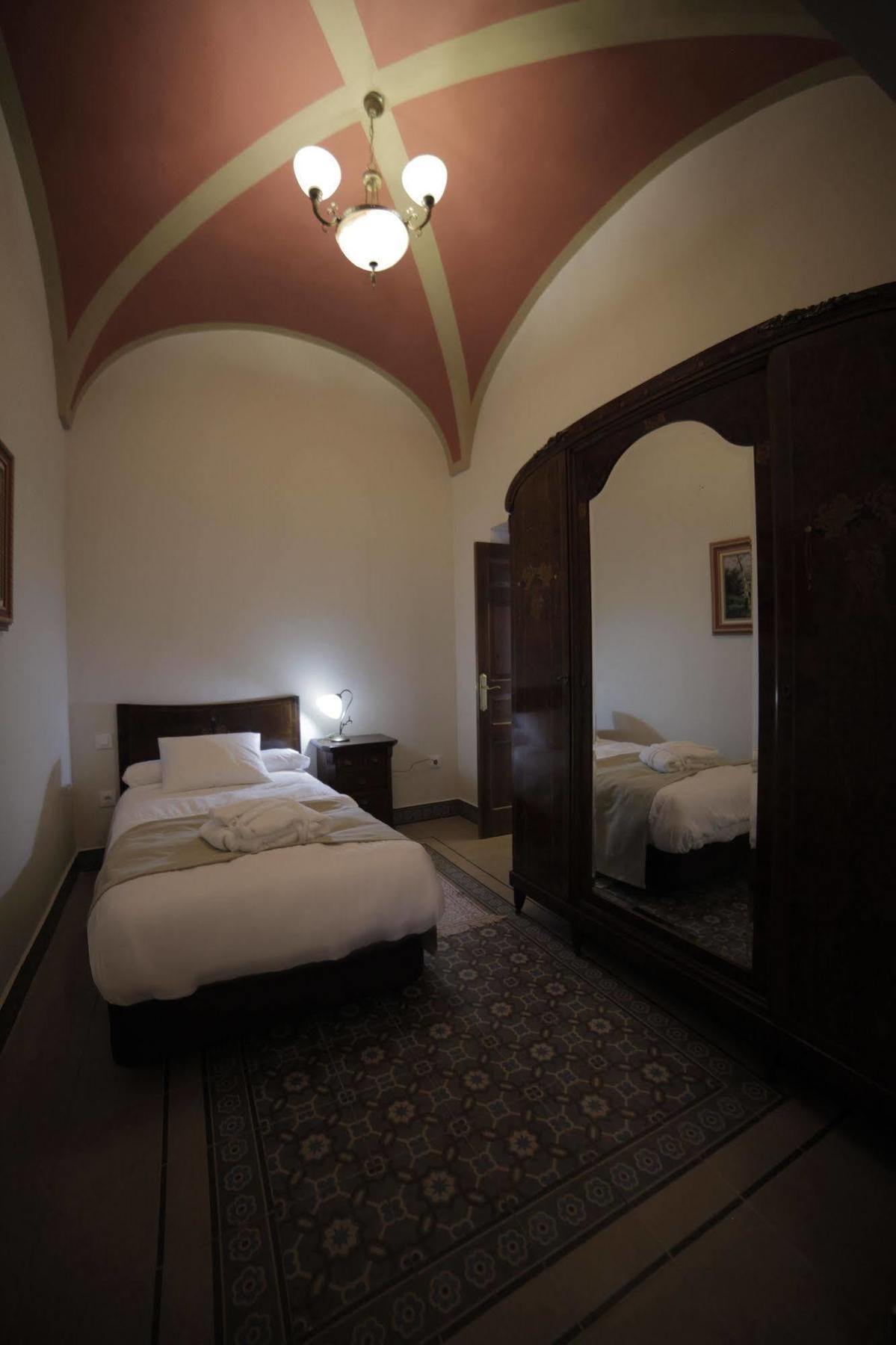 Hotel La Giralda Burguillos Del Cerro Buitenkant foto