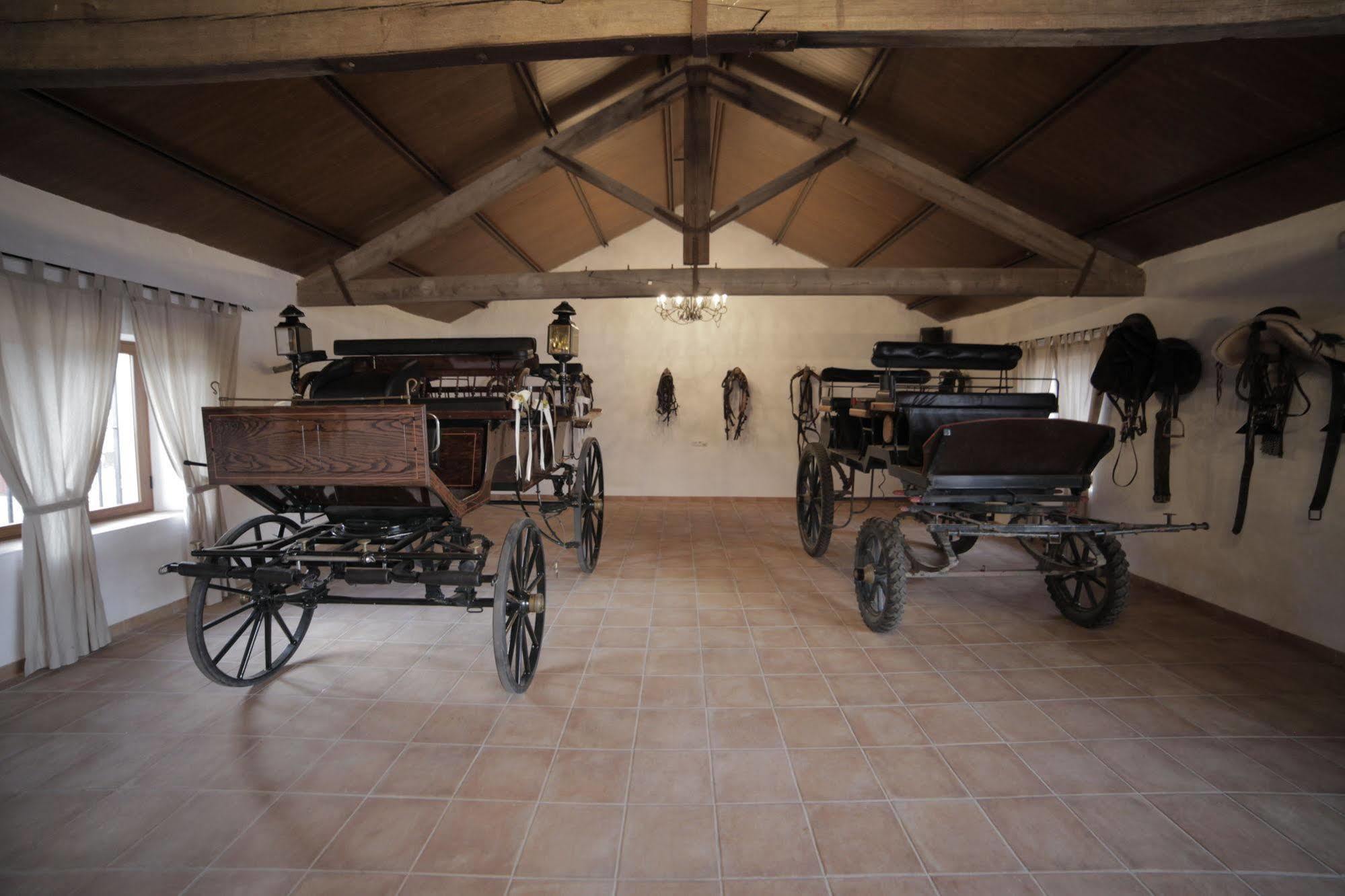 Hotel La Giralda Burguillos Del Cerro Buitenkant foto