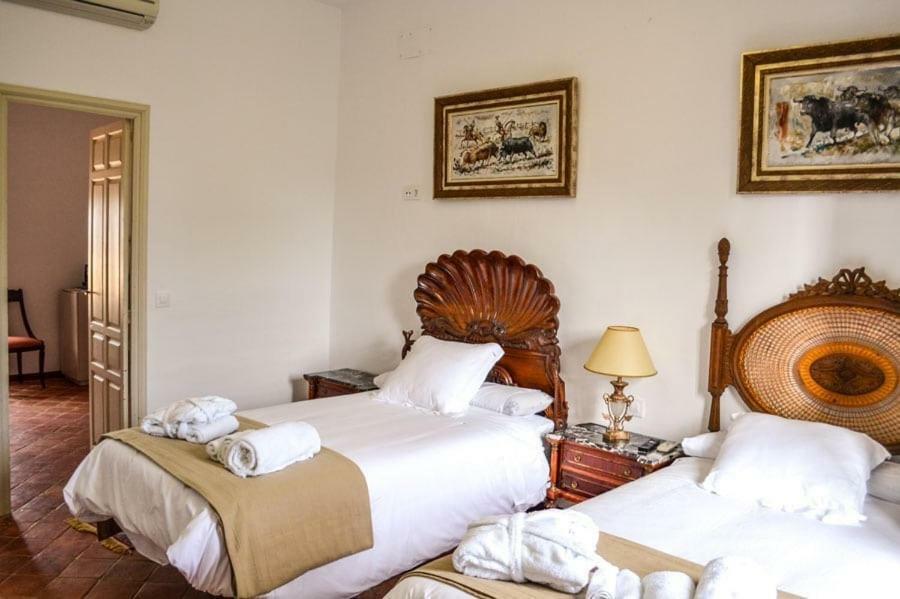 Hotel La Giralda Burguillos Del Cerro Buitenkant foto